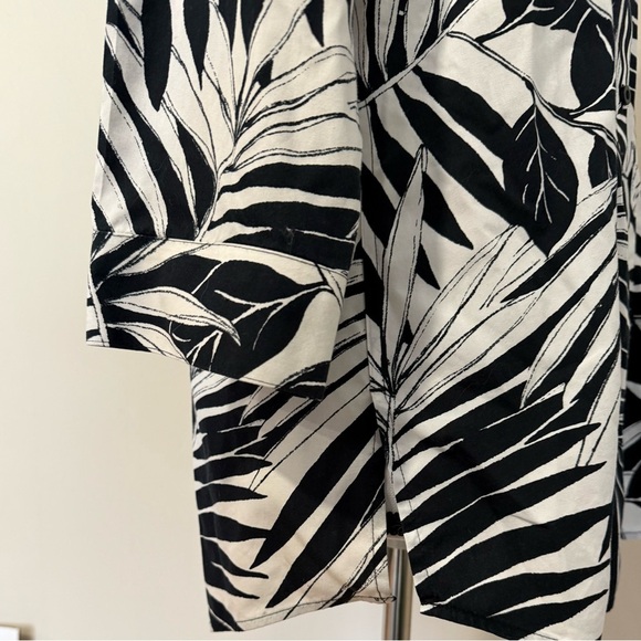 Chicos Palm Print 3/4 Sleeve Blouse - Picture 8 of 8